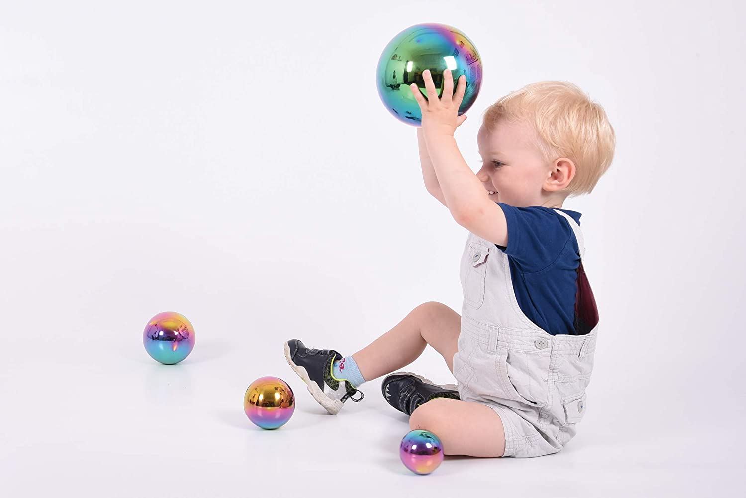 Sensory reflective colour burst balls - 16